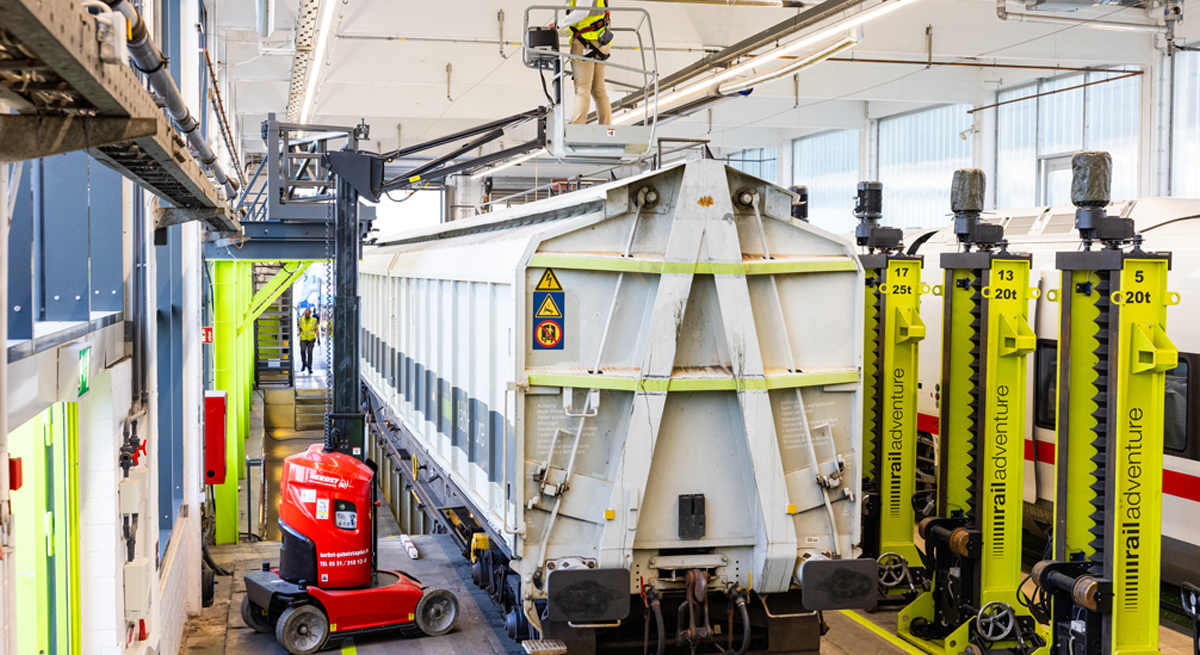 Beispiel_Dacharbeiten_im_Zughotel